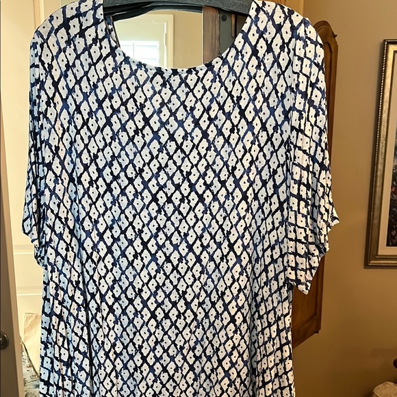 Lane Bryant Blue and White Patterned top - Picture 3 of 3